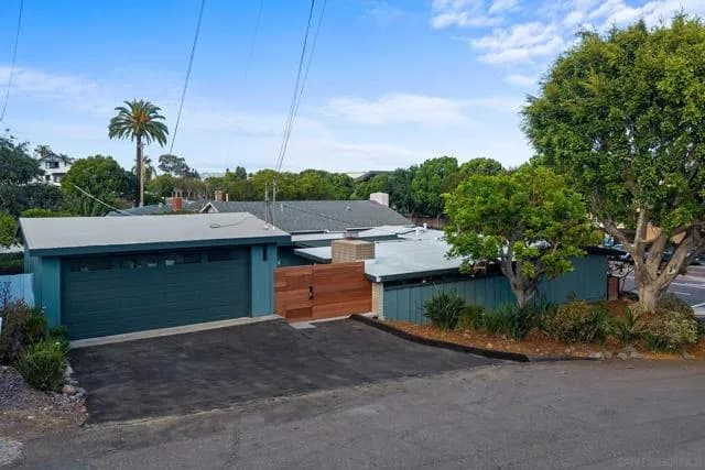 2204 Rosecrans St, San Diego, Active - Home for Sale