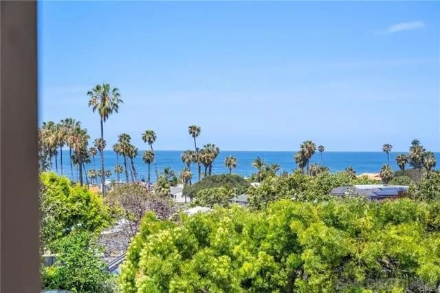 8361 Calle Del Cielo, La Jolla, Active - Home for Sale