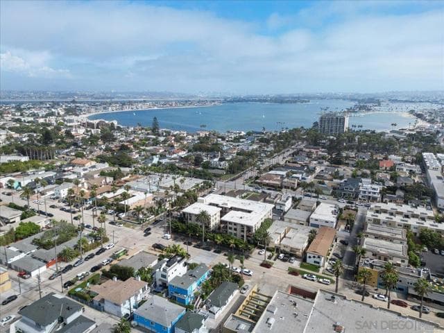 881 Thomas Ave, San Diego, Active - Home for Sale
