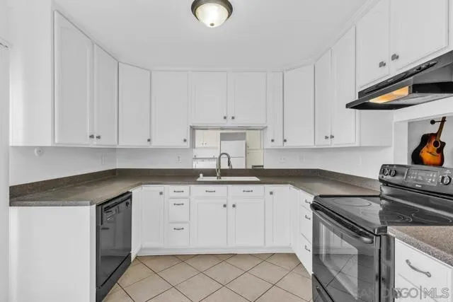 888 Cherrywood Way, El Cajon, Active - Home for Sale