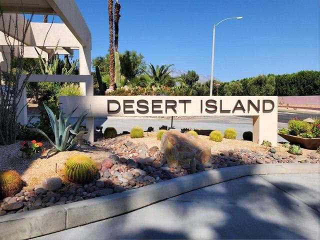 910 Island Dr, Rancho Mirage, Active - Home for Sale