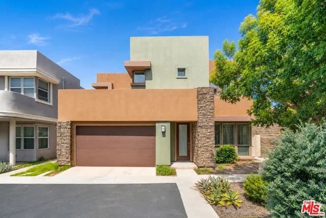 150 Newall, Irvine, Active - Home for Sale