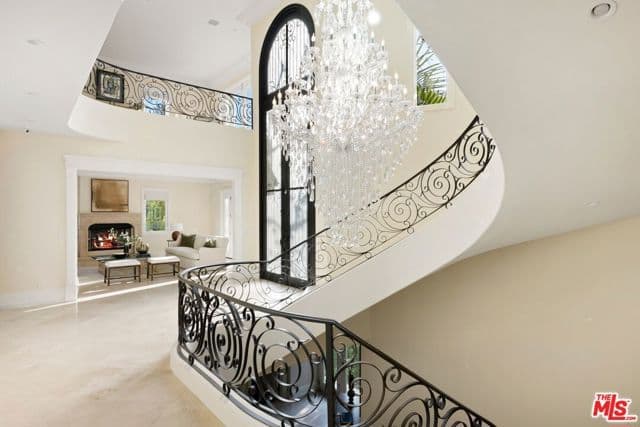 1350 Benedict Canyon Dr, Beverly Hills, Active - Home for Sale
