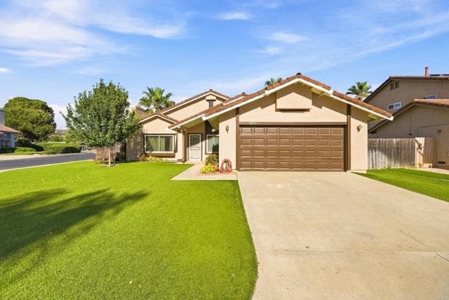 10355 Paseo Palmas Dr, Lakeside, Active - Home for Sale