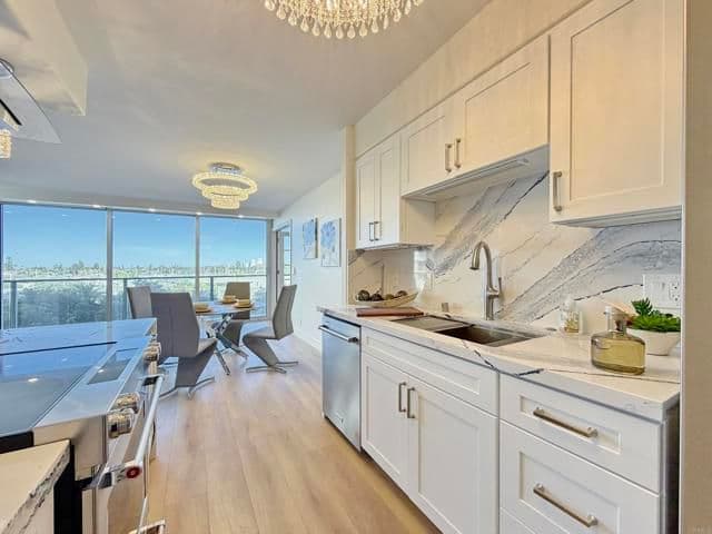 1820 Avenida Del Mundo, Coronado, Active - Home for Sale