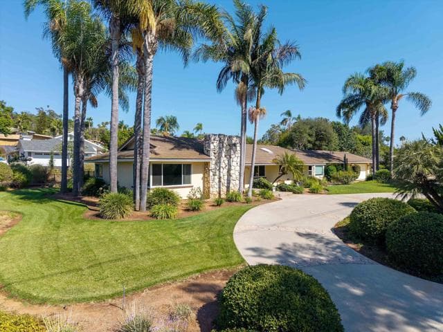 2125 Walnut Ln, Vista, Active - Home for Sale