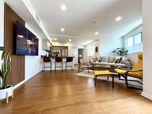 687 S Coast Hwy 101, Encinitas, Active - Home for Sale