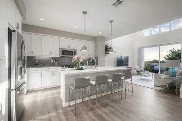6132 Colt Place, Carlsbad, Active - Home for Sale