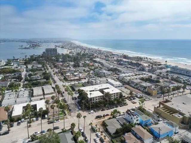 881 Thomas, San Diego, Active - Home for Sale