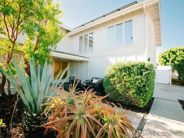 5596 Bloch St, San Diego, Active - Home for Sale