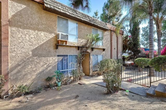 12923 Mapleview St, Lakeside, Active - Home for Sale