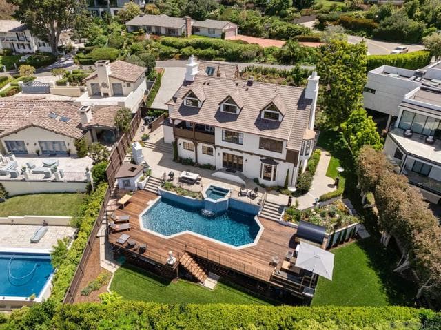 6714 Muirlands Dr, La Jolla, Active - Home for Sale