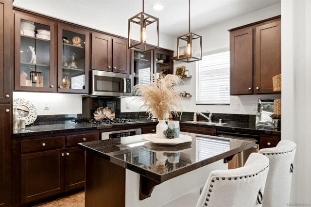 10542 Sanshey Ln, San Diego, Active - Home for Sale