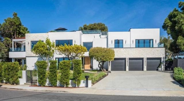 8433 Prestwick Dr, La Jolla, Active - Home for Sale