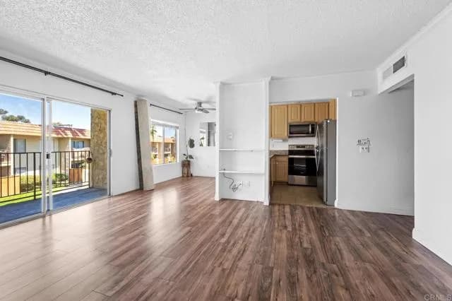 589 N Johnson Ave, El Cajon, Active - Home for Sale