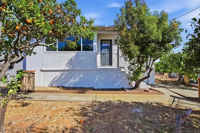 6121 Cumberland St, San Diego, Active - Home for Sale
