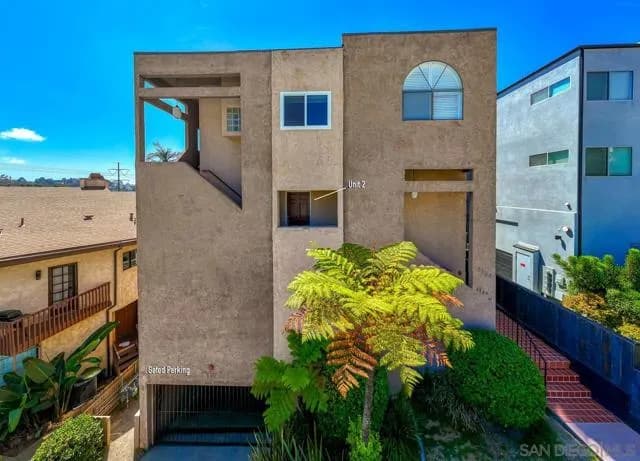 1124 Fresno St, San Diego, Active - Home for Sale