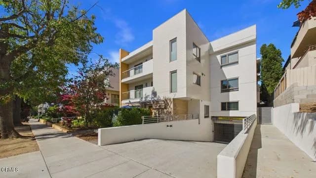 137 S Wilson Ave, Pasadena, Active - Home for Sale