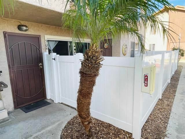 12750 Laurel St, Lakeside, Active - Home for Sale