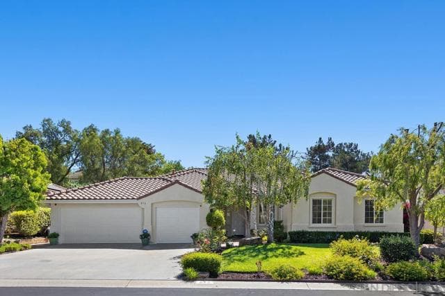 672 Inverlochy Dr, Fallbrook, Active - Home for Sale