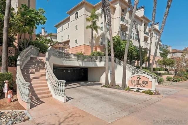 680 Camino De La Reina, San Diego, Active - Home for Sale
