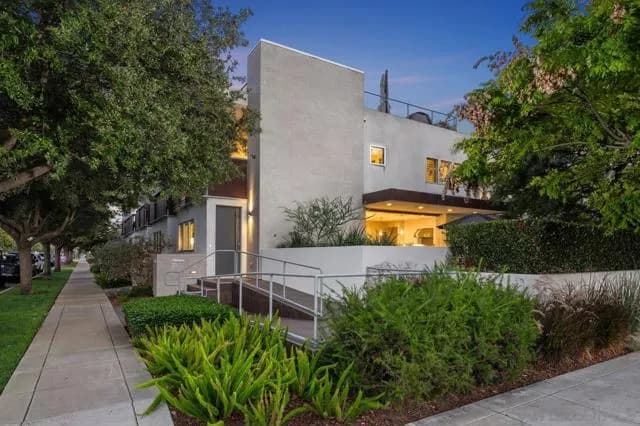 700 7th St, Coronado, Active - Home for Sale