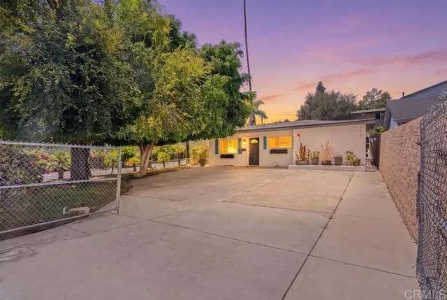 1061 Old Stage Rd, Fallbrook, Active - Home for Sale