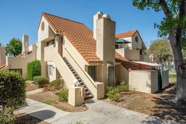 321 N Melrose Dr, Vista, Active - Home for Sale