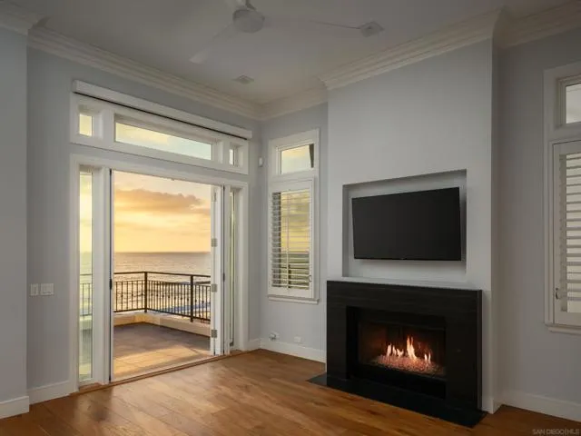 6911 Neptune Place, La Jolla, Active - Home for Sale