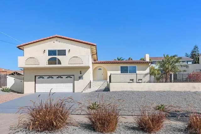 2302 Greenbrier Dr, Oceanside, Active - Home for Sale