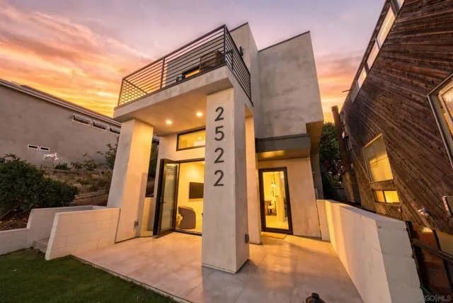 2522 Chalcedony St, San Diego, Active - Home for Sale