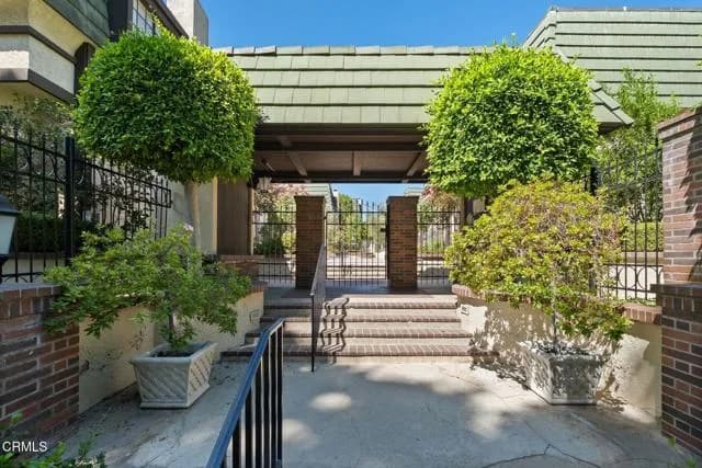 885 S Orange Grove Blvd, Pasadena, Active - Home for Sale