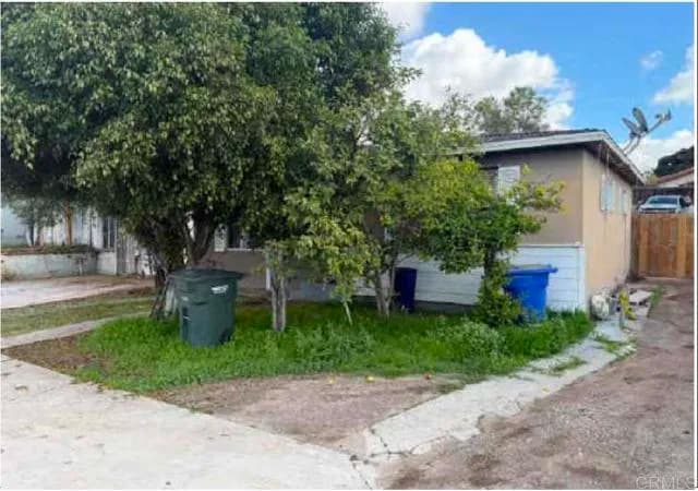716 Civic Center Dr, Vista, Active - Home for Sale