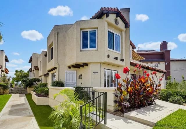 1951 Diamond St, San Diego, Active - Home for Sale