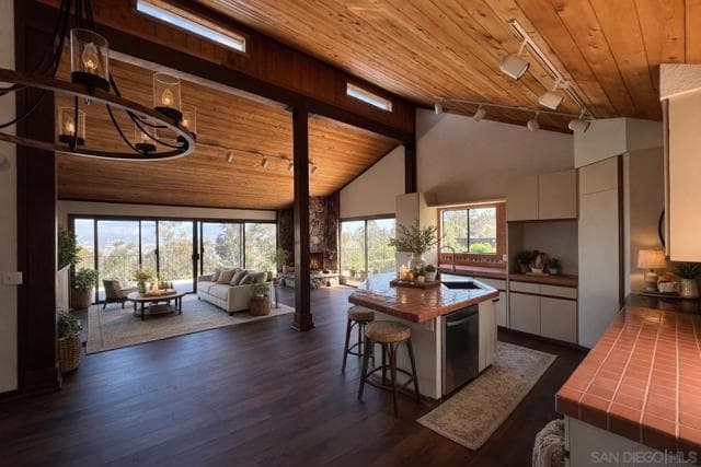 10447 Chevy Ln, La Mesa, Active - Home for Sale