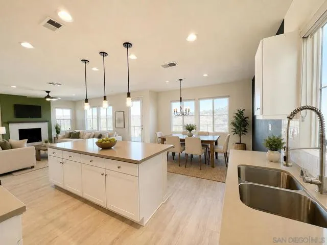 7260 Wembley St, San Diego, Active - Home for Sale