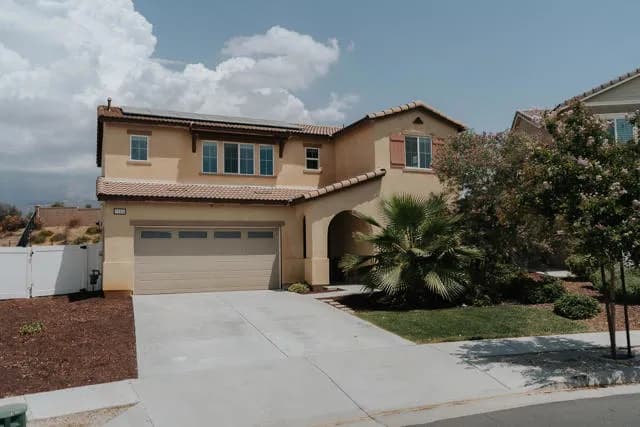 1165 Heritage Dr, Calimesa, Active - Home for Sale