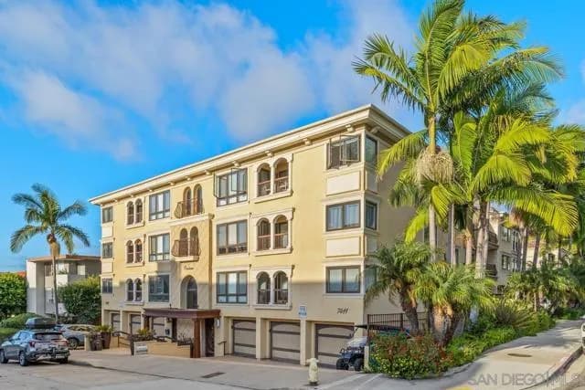 7411 Herschel, La Jolla, Active - Home for Sale