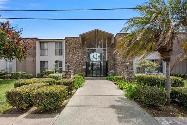 285 Moss St, Chula Vista, Active - Home for Sale