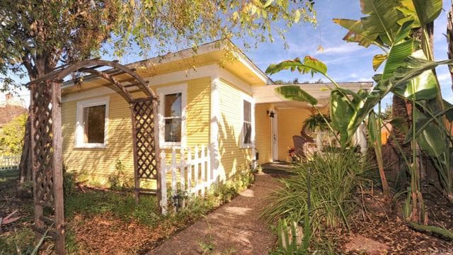 732 S Juniper St, Escondido, Active - Home for Sale