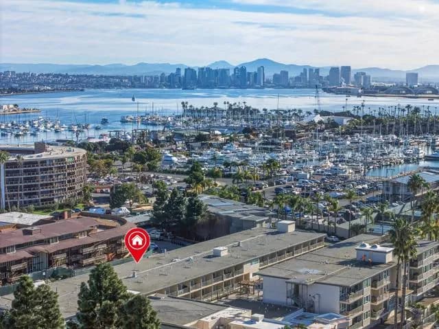 1021 Scott St, San Diego, Active - Home for Sale