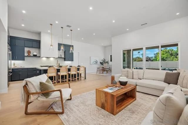 1714 California St, Oceanside, Active - Home for Sale