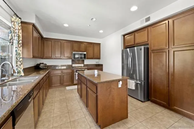 2205 Andalusia Ln, Chula Vista, Active - Home for Sale