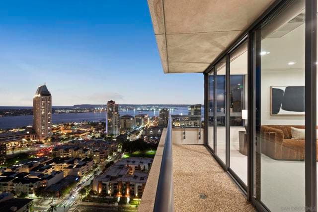 700 Front St, San Diego, Active - Home for Sale