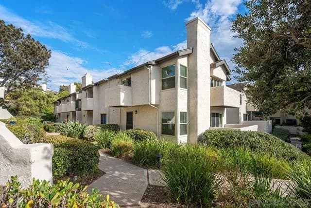 6645 Canyon Rim Row, San Diego, Active - Home for Sale