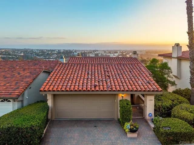5926 Caminito De La Taza, San Diego, Active - Home for Sale