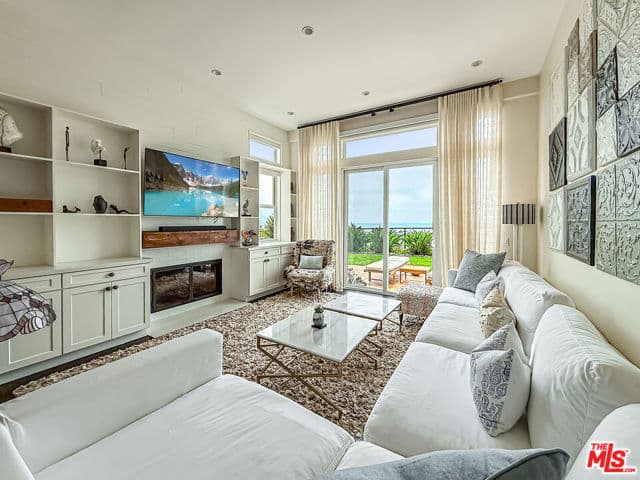 6416 La Rd, Malibu, Active - Home for Sale