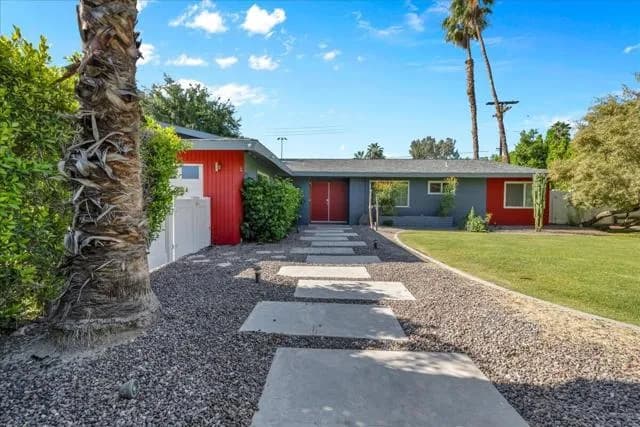 2109 E Paseo Gracia, Palm Springs, Active - Home for Sale