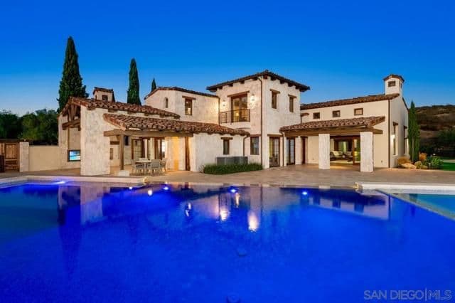 8069 Entrada De Luz E, San Diego, Active - Home for Sale