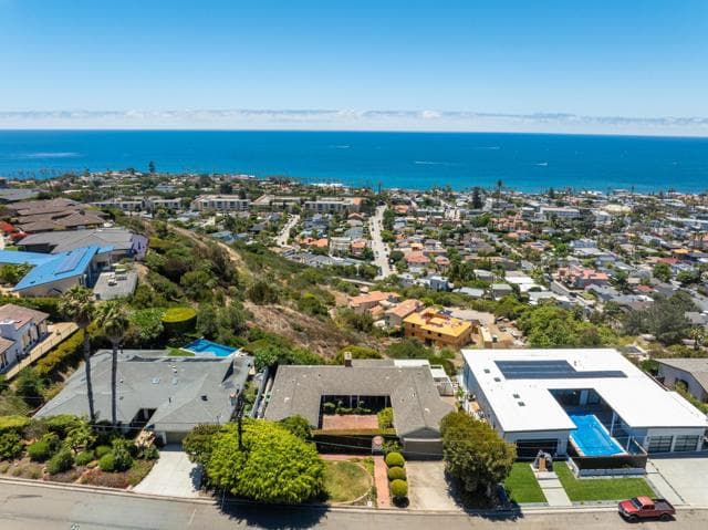 6530 Manana Place, La Jolla, Active - Home for Sale
